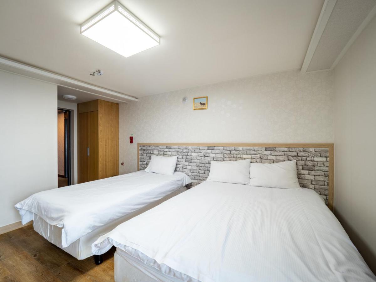 Jeju Moseulpo Hotel Согвипхо Экстерьер фото