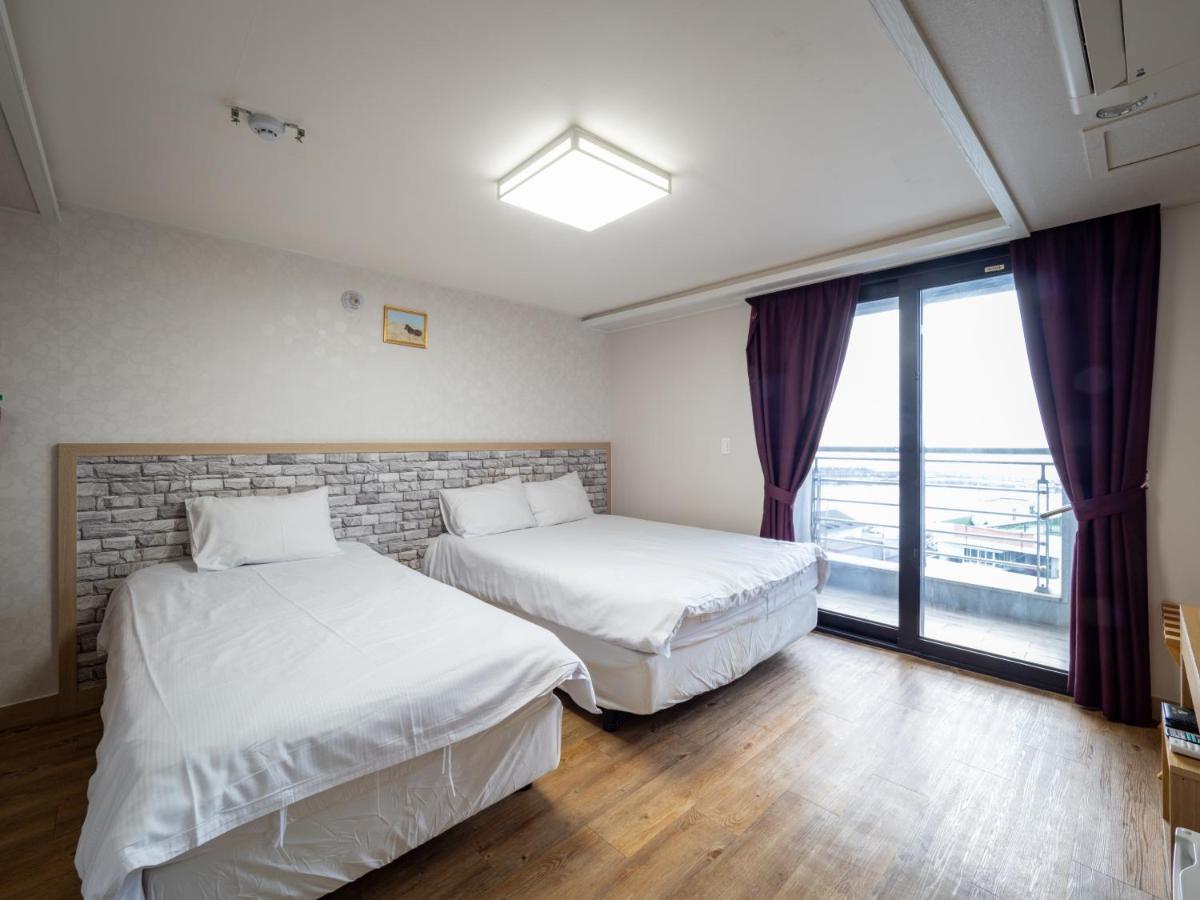 Jeju Moseulpo Hotel Согвипхо Экстерьер фото
