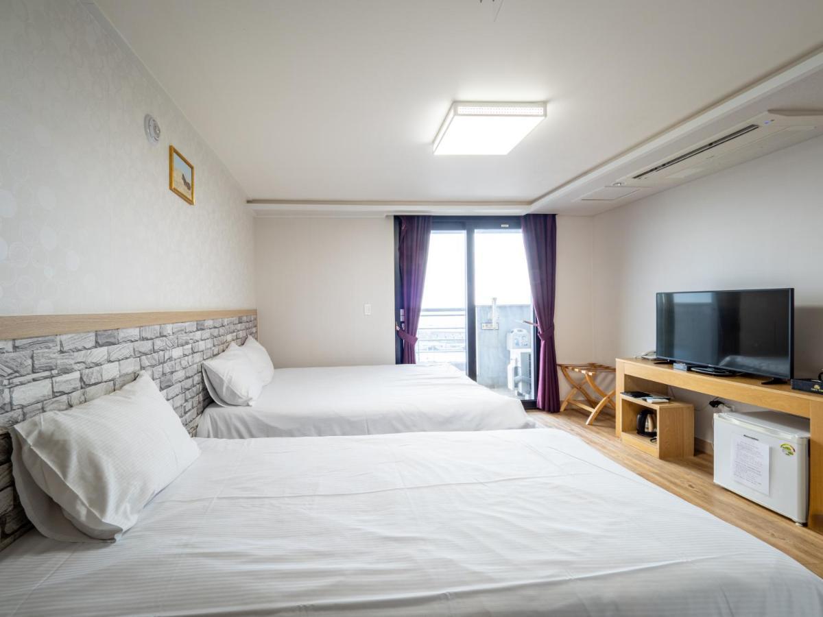 Jeju Moseulpo Hotel Согвипхо Экстерьер фото