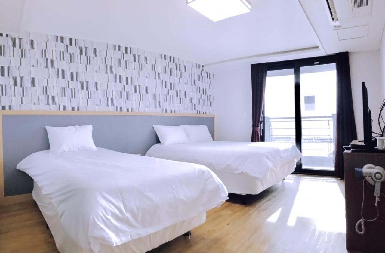 Jeju Moseulpo Hotel Согвипхо Экстерьер фото
