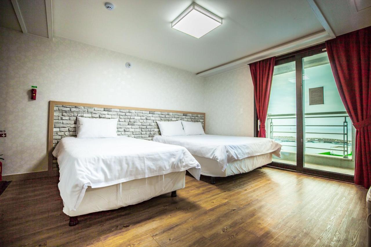 Jeju Moseulpo Hotel Согвипхо Экстерьер фото