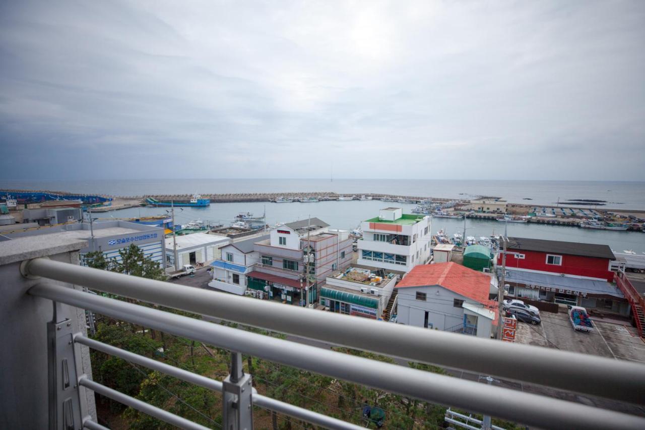Jeju Moseulpo Hotel Согвипхо Экстерьер фото
